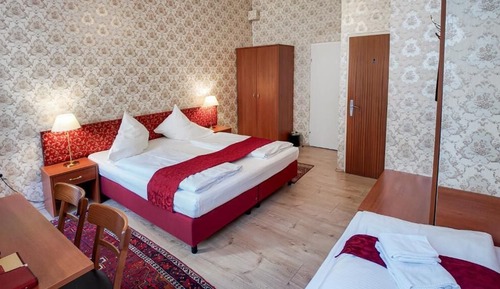 Economy Triple Room