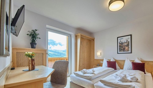 Classic Quadruple Room, Non Smoking, Mountain View