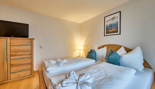 Basic Quadruple Room, Non Smoking, Mountain View