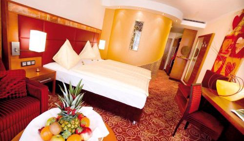 Deluxe Double Room with Spa Access