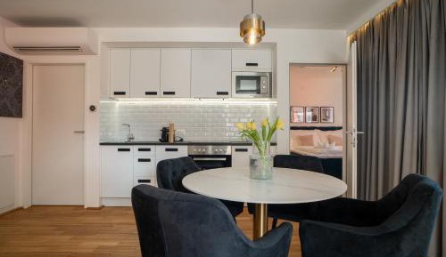 Superior One-Bedroom Apartment with Balcony