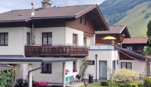 Apartment with Garden View
