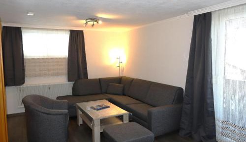 One-Bedroom Apartment with Bathroom
