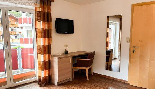 Triple Room with Balcony
