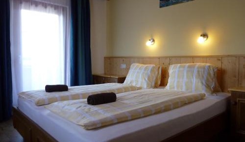 Double Room with Private External Bathroom