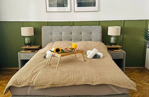 Meidling Apartment | 5 minutes Schönbrunn Gloriette, directly to the city center