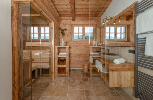 Haus Apartment | Almchalet Linharterhof
