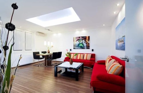 Leopoldstadt Apartment | Apartment in Vienna with a luxurious and modern interior and a balcony
