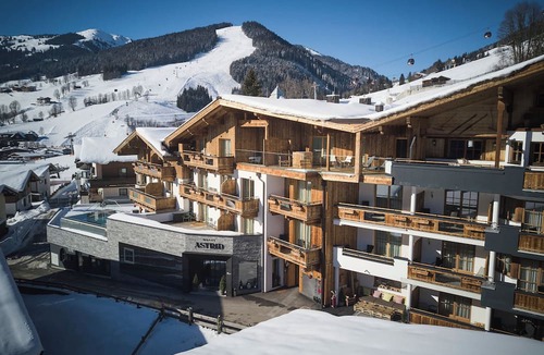 Saalbach Hotel | Hotel Astrid mit Panoramapool & inklusive JokerCard