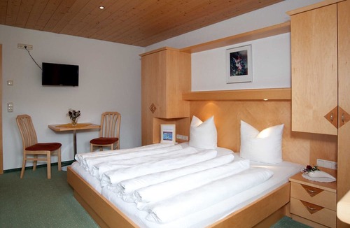 Damuels House | Double room with balcony - Aparthotel Garni Schönblick
