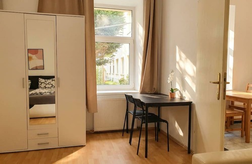 Simmering Apartment | Central & Simple 1BR Apartment with WIFI