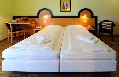 Sankt Veit an der Glan Hotel | Kunsthotel Fuchspalast