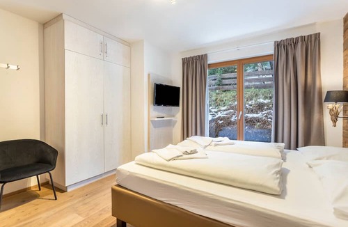 Rain Apartment | Holiday Apartment "Mountain Lodge - Top1" with Mountain View, Garden & Wi-Fi