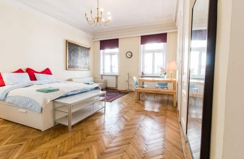 Josefstadt Apartment | ELEGANT, STYLISH STUDIO IN THE HEART OF VIENNA