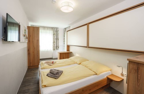 Schallmoos Apartment | Salzburg: Apartment RIVERSIDE 3 for 1 - 12 people