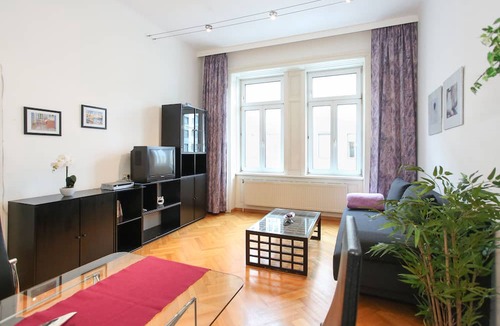 Ottakring Apartment | Nice 2 room apartment with luxurious bathroom for up to 4 people