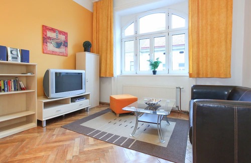 Ottakring Apartment | Colorful, bright apartment for 4 people in a quiet location