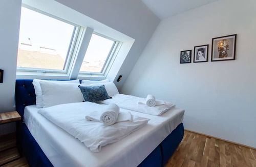 Weißgerber Apartment | ★Seductive Retreat in the ♥ of the City + Balcony★