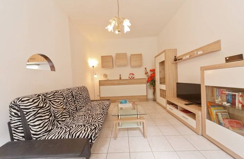 Funfhaus Apartment | Apartment No. 12 in Vienna near Schönbrunn/Westbahnhof | Keyless Check-In
