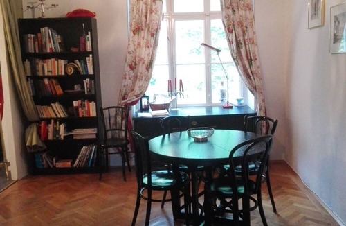 Hernals Apartment | Wohnung in Hernals mit Garten- und Strassenblick by Interhome