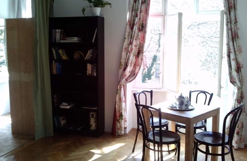 Hernals Apartment | Wohnung in Hernals mit Garten- und Strassenblick by Interhome