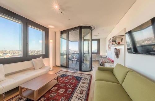 Josefstadt Apartment | Skyflats City View by Interhome