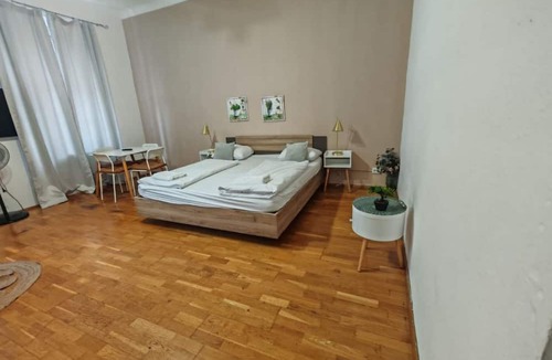 Landstrasse Apartment | Smart 2BR Apt. Perfect for Longstays near Rennweg