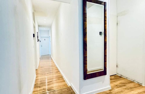 Matzleinsdorf Apartment | Stylish Stay for 2| Close to Matzleinsdorfer Platz
