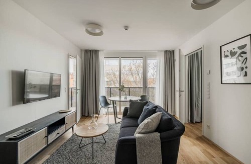Erdberg Apartment | Arbio I Home office Apart in Simmering
