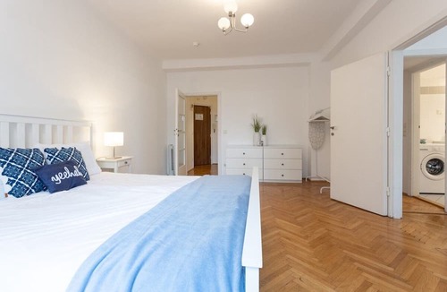 Wieden Apartment | STATE OPERA SUITE CITY CENTER "Santorini"