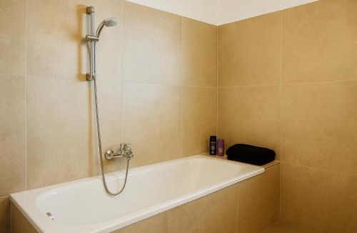 Floridsdorf Apartment | Modern Apartment with Garden & Free Parking