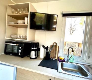 Seekirchen am Wallersee House | Gemütliches Mobilhaus am Wallersee