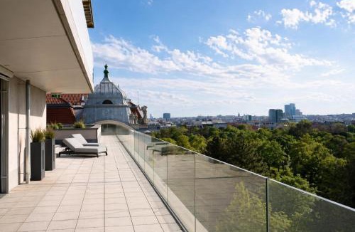 Rudolfsheim-Funfhaus Apartment | Regal Retreat: Luxurious Apartment with Schönbrunn Palace Panorama