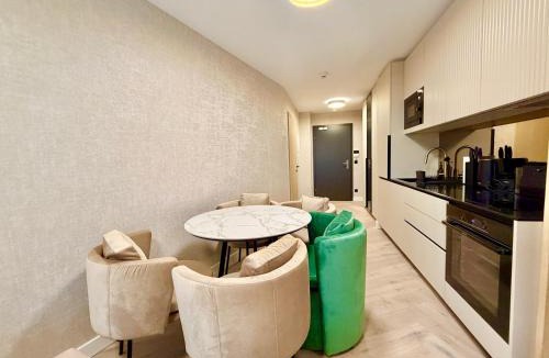 Liesing Apartment | Luxury Apartment LEGRAND with Garden