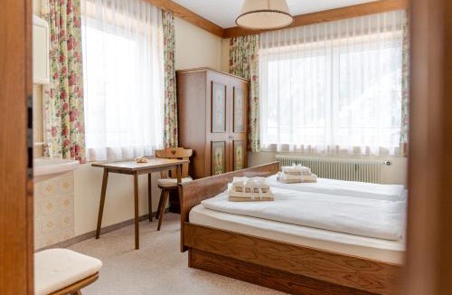 Heiligenblut House | Ferienhaus Alpenblick, ganzes Ferienhaus, 5 Zi, 4 Bäder, gratis Parkplatz, Sonnenterrasse