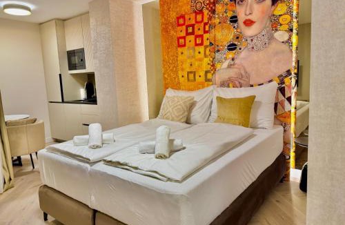 Liesing Apartment | Luxury Design Klimt Apartment