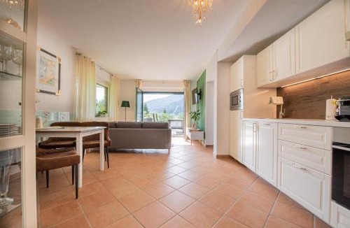 Untertschern Apartment | Beverly Hills