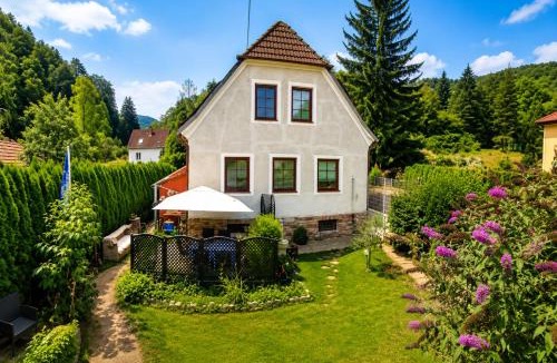Aggsbach Markt House | Zuhause am Bach Ruhige Unterkunft für Erholungssuchende am Welterbesteig und Donauradweg