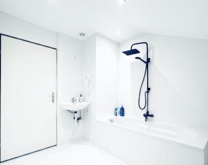 Liesing Apartment | Comfortable 5BR Apt for 13 Near Liesing Station