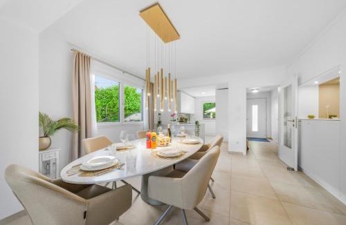 Kaisermuhlen Villa | Modern Luxury Villa, 5 Bedrooms, Outdoor Grill