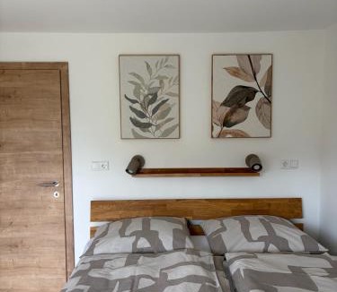 Radenthein Apartment | Der Bungalow am Sonnenplateu - See und Bergblick