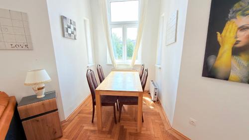 Rudolfsheim-Funfhaus Apartment | Cozy apartment I MZ17A