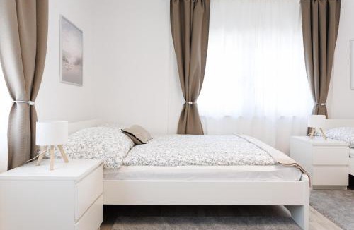 Kalksburg Apartment | Luxury House with Pool, Garden, AC & Sauna near Vienna