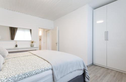 Kalksburg Apartment | Luxury House with Pool, Garden, AC & Sauna near Vienna