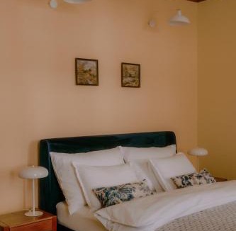 Funfhaus Bed & Breakfast | Oak House Vienna - Boutique Guesthouse near Meidling Station