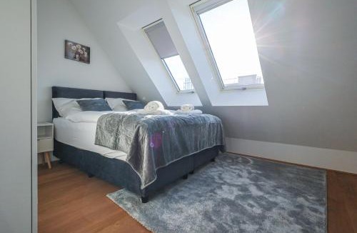 Leopoldstadt Apartment | 3 BDR - Sky Rooftop Glow, Best View over Vienna