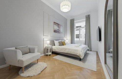 Josefstadt Apartment | Bel Étage - 4BR Superior Family-Suite with AC - City Centre