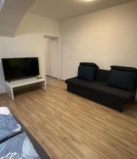 Stuwerviertel Apartment | Cozy Studio Apt - Near Prater Ferris Wheel