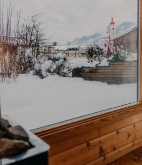 Strassen Hotel | Strasserwirt - Ansitz zu Tirol