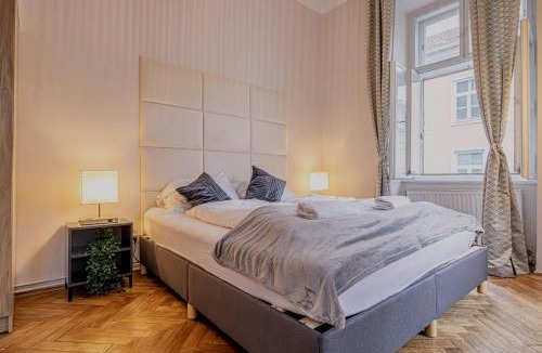Landstrasse Apartment | Comfortable 2BR & 1LR Apt in Central Vienna